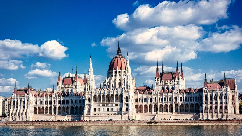 Le Parlement hongrois au bord du Danube